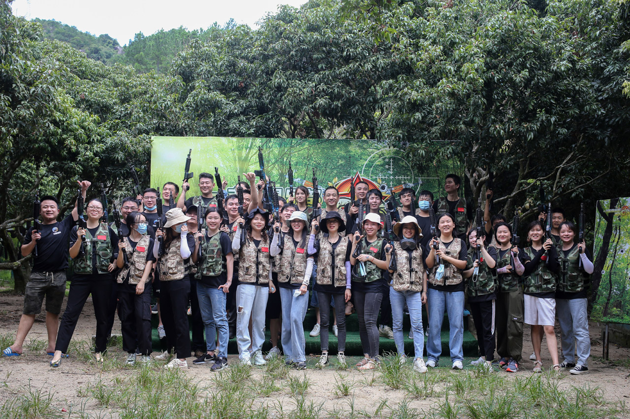 紐酷國(guó)際CS活動(dòng)合影