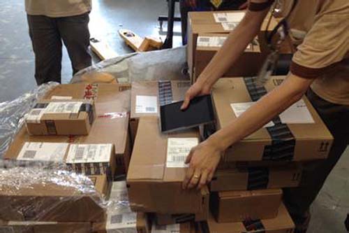 海關(guān)規(guī)定是美國海關(guān)定的，美國海關(guān)查驗(yàn)